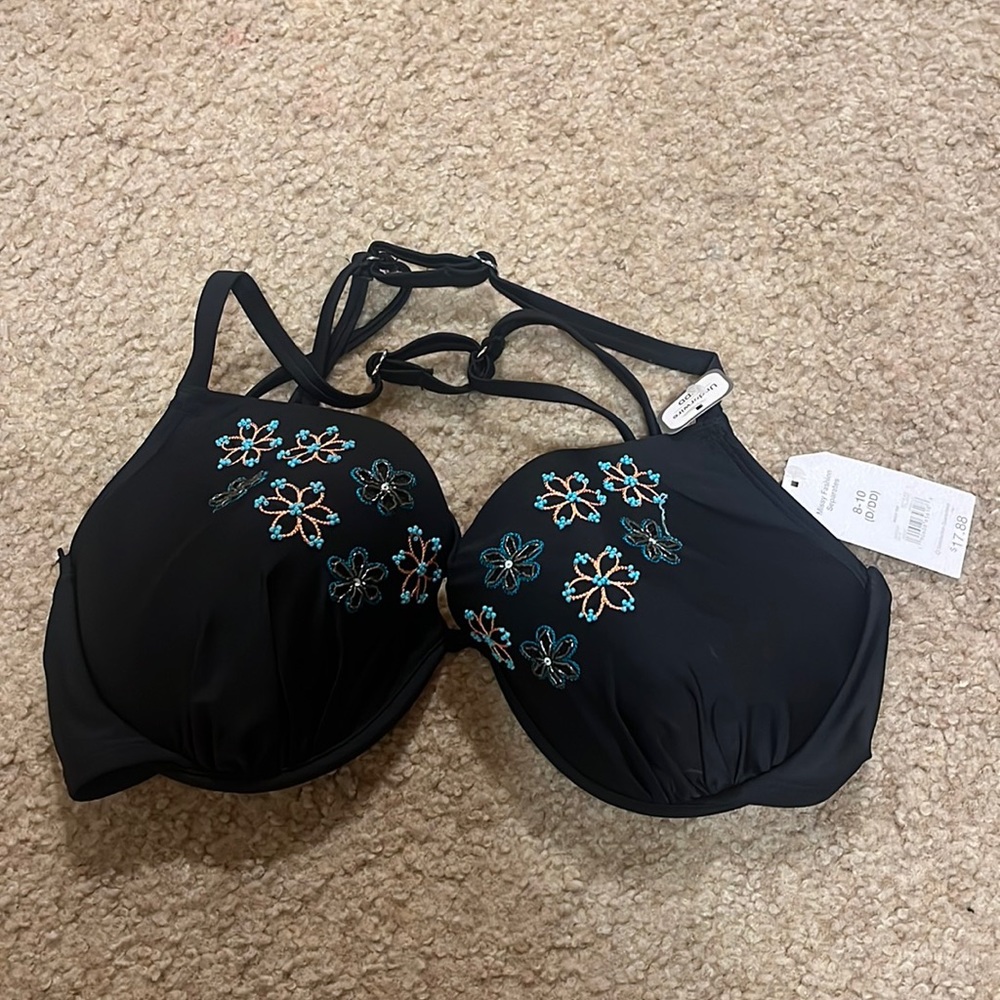 Size DD/D with underwire
